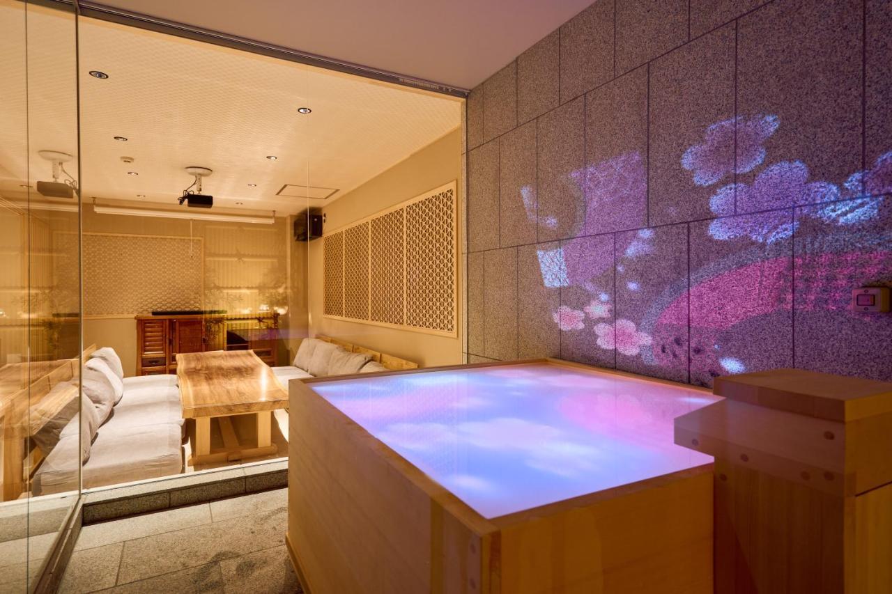 Konjakuso Osaka Tempozan "Ikesu" Projection M Apping Spa Konjakuso Osaka Tempozan "Takadoro" Wheel View Екстериор снимка